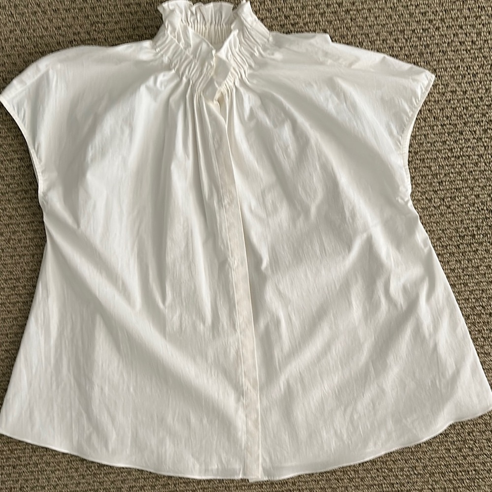 Pomander Place White Ruffled Cap Sleeve Blouse